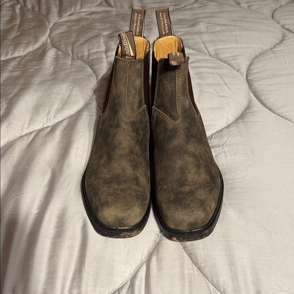 Brown Leather blundstone Boots